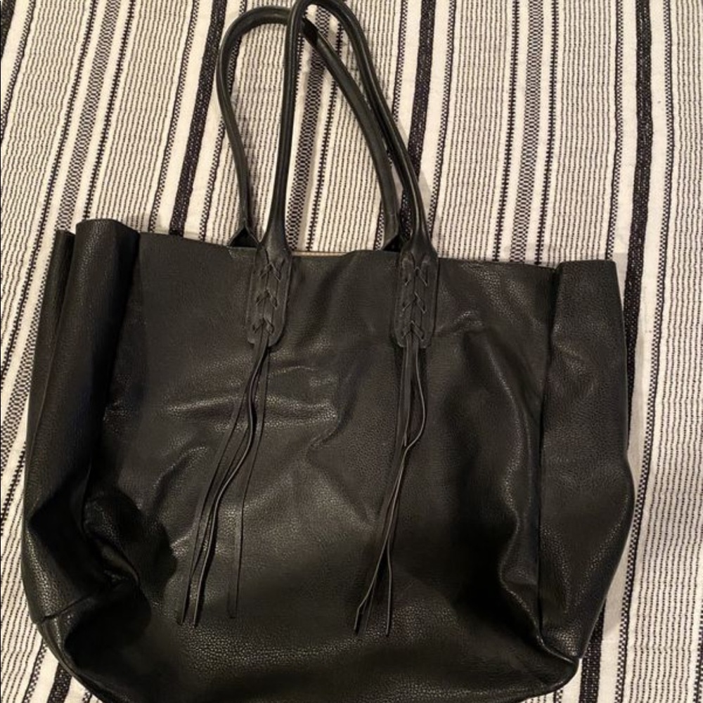 Fringe tote bag